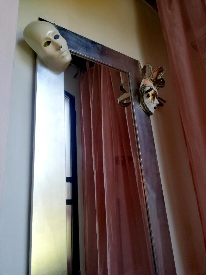 Casolare Isabella "Il Rifugio Dei Vinili" And Alice'S Room Ponsacco Buitenkant foto
