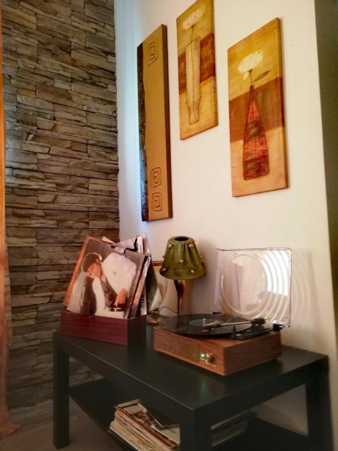 Casolare Isabella "Il Rifugio Dei Vinili" And Alice'S Room Ponsacco Buitenkant foto